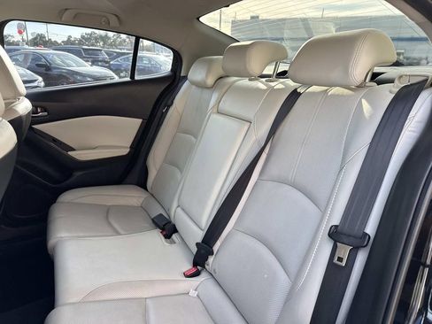 Used 2018 MAZDA MAZDA3 Grand Touring image 16