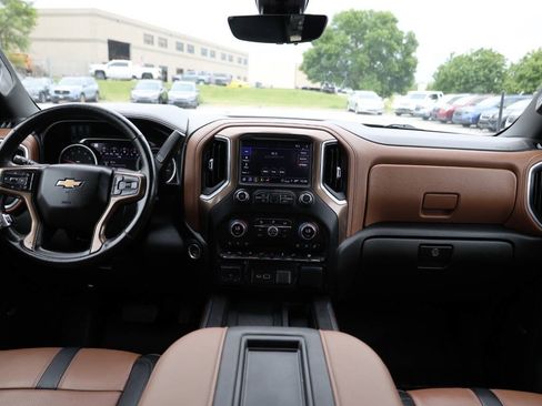 Used 2021 Chevrolet Silverado 1500 High Country w/ Technology Package AWD/4WD image 14