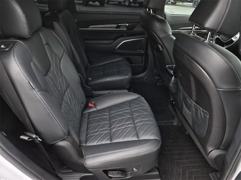Used 2025 Kia Telluride SX Prestige X-Line image 16