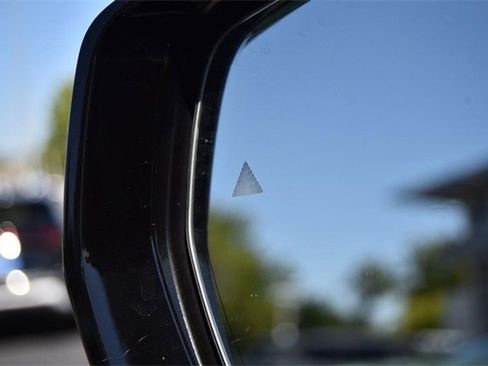 Used 2021 Jeep Grand Cherokee L Overland w/ Luxury Tech Group IV image 12