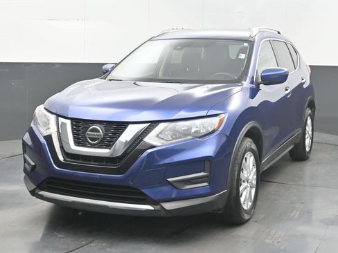 Used 2019 Nissan Rogue SV AWD/4WD image 3