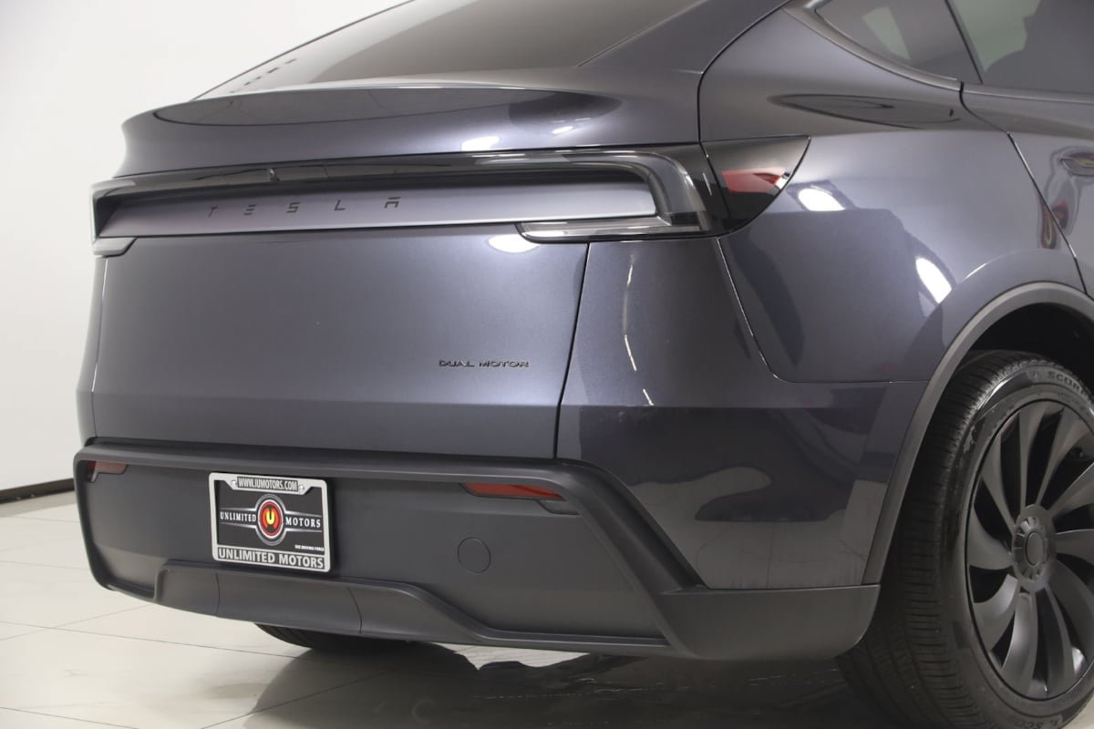 Used 2026 Tesla Model Y AWD image 43
