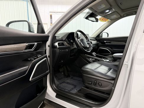 Used 2022 Kia Telluride EX w/ EX Premium Package image 4