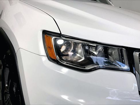 Used 2019 Jeep Grand Cherokee Limited AWD/4WD image 27