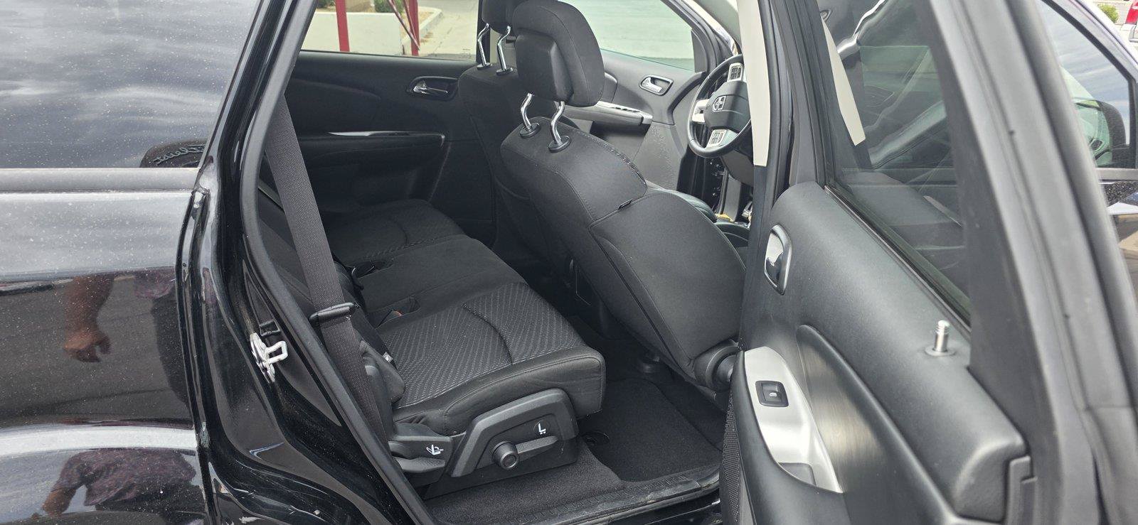 Used 2018 Dodge Journey SXT w/ Connectivity Group FWD image 11