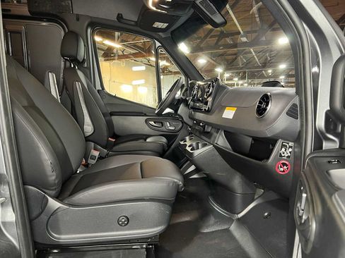 Used 2026 Mercedes-Benz Sprinter 2500 image 11