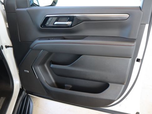 Certified 2025 Chevrolet Suburban RST w/ Comfort Package image 40