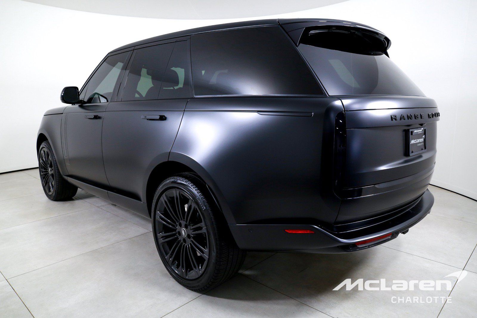 Used 2024 Land Rover Range Rover SE AWD/4WD image 6
