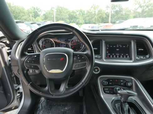 Used 2021 Dodge Challenger SXT RWD image 13