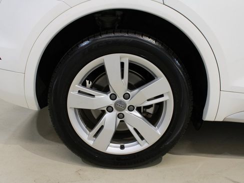 Used 2019 Audi Q5 2.0T Premium Plus w/ Premium Plus Package image 11