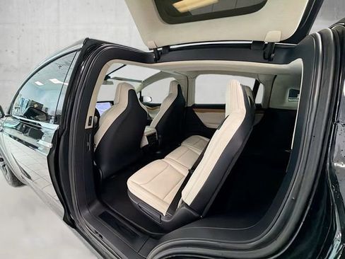 Used 2018 Tesla Model X 75D image 25