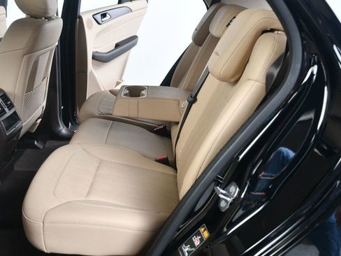 Used 2019 Mercedes-Benz GLE 400 4MATIC image 35