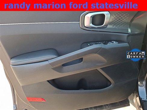 Used 2025 Kia Sorento S w/ Panoramic Sunroof Package image 12