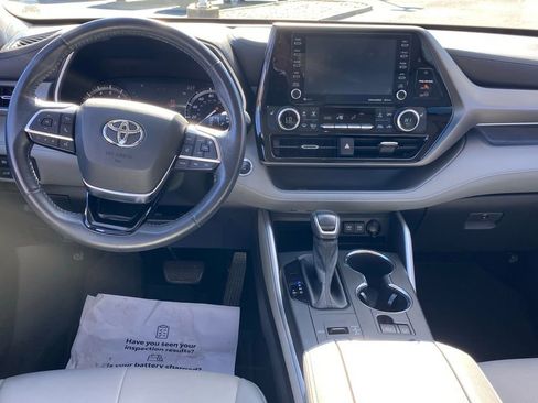 Used 2020 Toyota Highlander XLE image 10