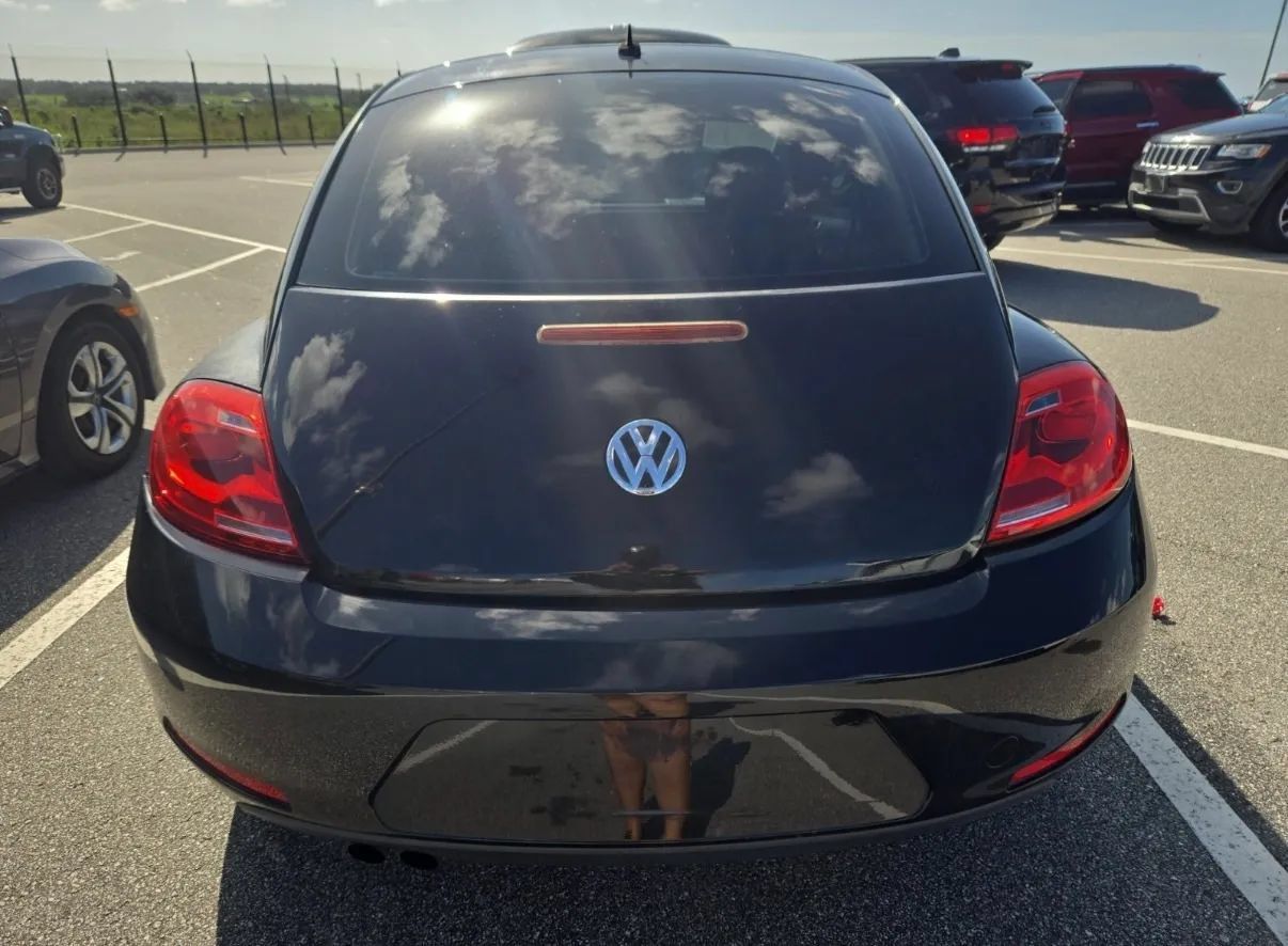 Used 2013 Volkswagen Beetle 2.5 FWD image 3