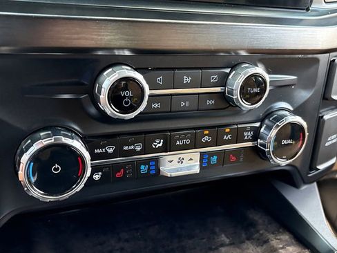 Used 2024 Ford F250 Lariat w/ Sport Appearance Package AWD/4WD image 19