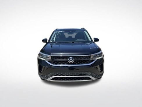 Used 2024 Volkswagen Taos SE FWD image 8