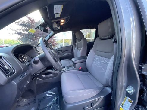 Used 2026 Nissan Frontier SV w/ All-Weather Content Package AWD/4WD image 17