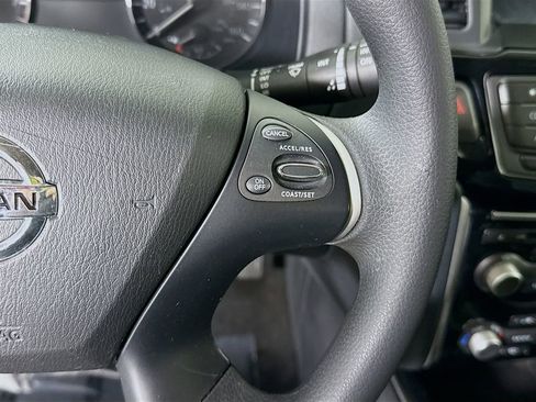 Used 2020 Nissan Pathfinder S AWD/4WD image 22