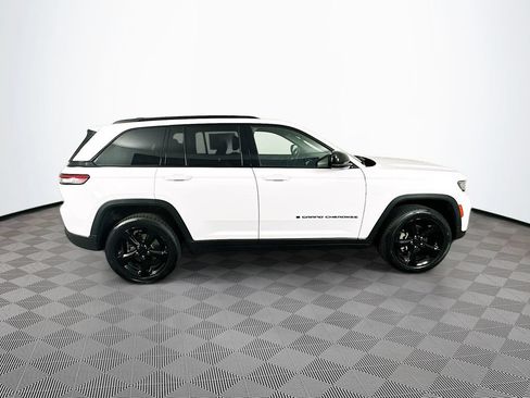 Certified 2023 Jeep Grand Cherokee Altitude AWD/4WD image 14
