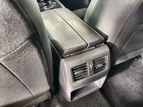 Used 2024 Nissan Rogue S AWD/4WD image 21