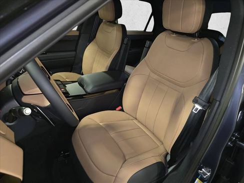 New 2026 Land Rover Range Rover Sport Dynamic SE AWD/4WD image 13
