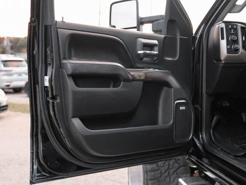 Used 2017 GMC Sierra 2500 Denali w/ Duramax Plus Package image 47