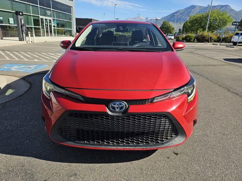 Used 2021 Toyota Corolla LE FWD image 2