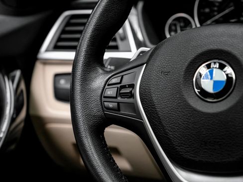 Used 2017 BMW 330i Sedan image 19