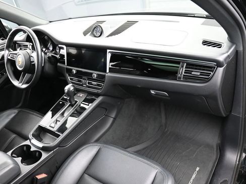 Certified 2023 Porsche Macan Turbo image 30