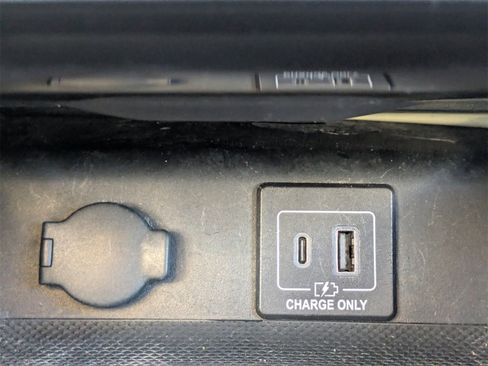 Used 2020 Nissan Pathfinder SV image 23