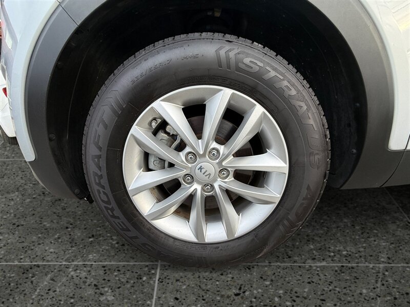 Used 2018 Kia Sorento L FWD image 15