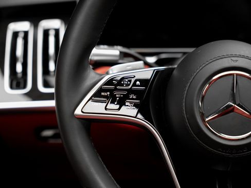 Used 2023 Mercedes-Benz S 500 4MATIC w/ AMG Line image 44