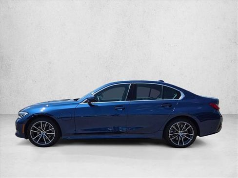 Used 2021 BMW 330e w/ Premium Package RWD image 9