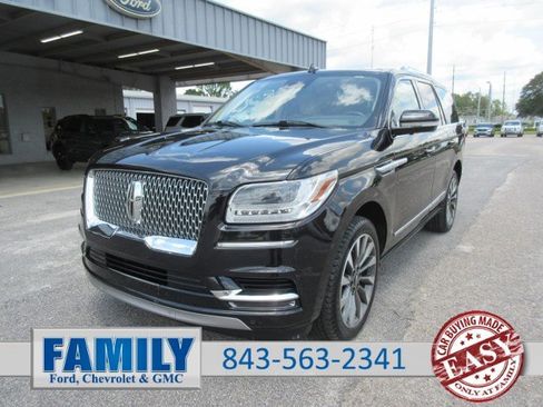 Used 2021 Lincoln Navigator Reserve w/ Luxury Package AWD/4WD image 1