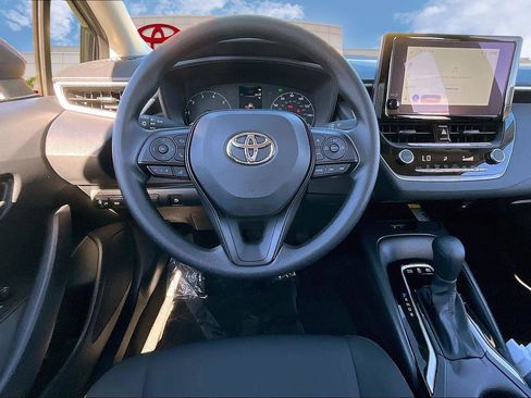 Certified 2025 Toyota Corolla LE image 5