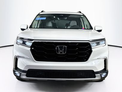 Certified 2025 Honda Pilot Touring
