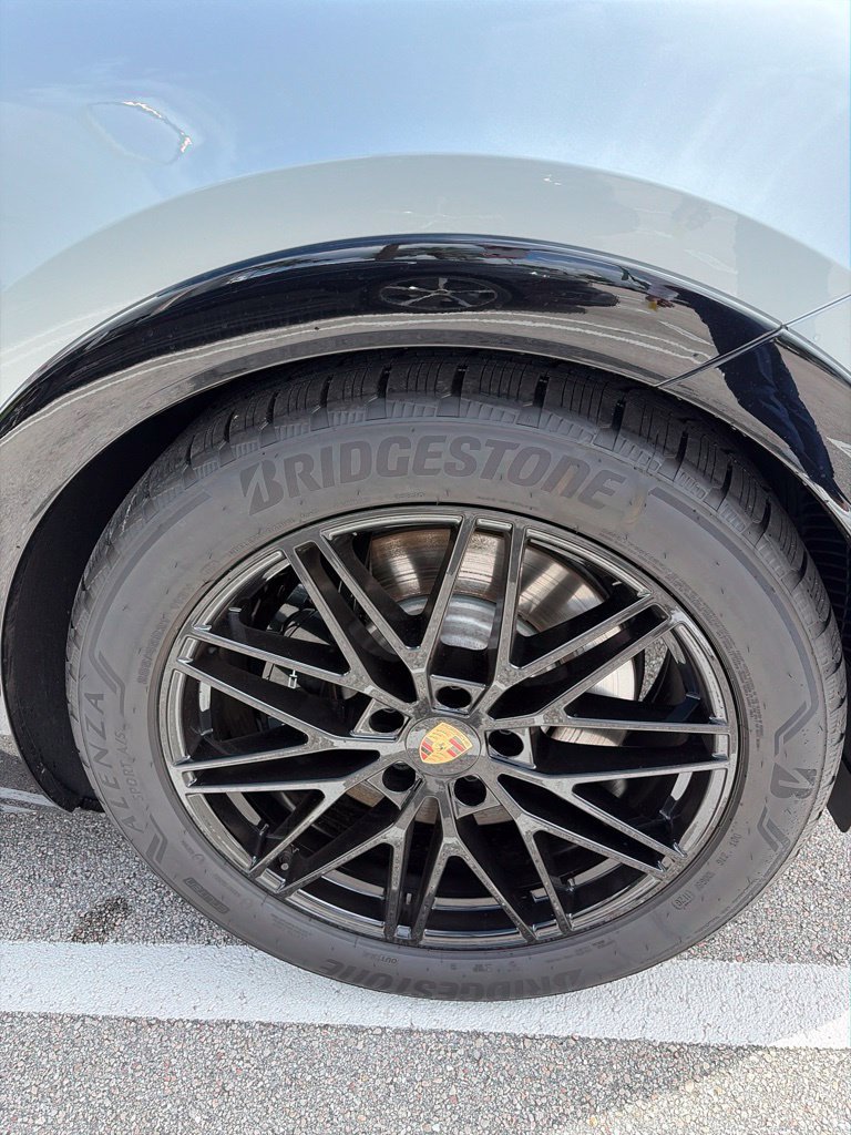 Certified 2026 Porsche Cayenne GTS AWD/4WD image 12