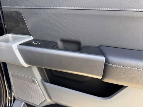 Used 2025 Ford F150 Lightning Flash image 10