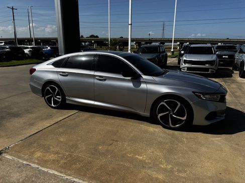 Used 2021 Honda Accord Sport image 14