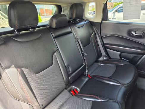 Used 2020 Jeep Compass Trailhawk AWD/4WD image 13