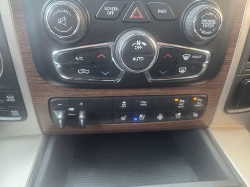 Used 2015 RAM 1500 Laramie w/ Convenience Group AWD/4WD image 32