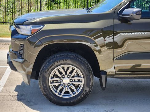 Used 2023 Chevrolet Colorado LT w/ LT Convenience Package II AWD/4WD image 10