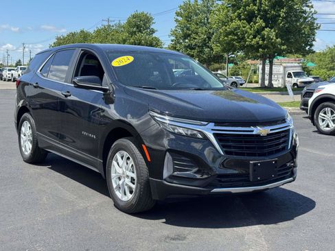 Used 2024 Chevrolet Equinox LT AWD/4WD image 2