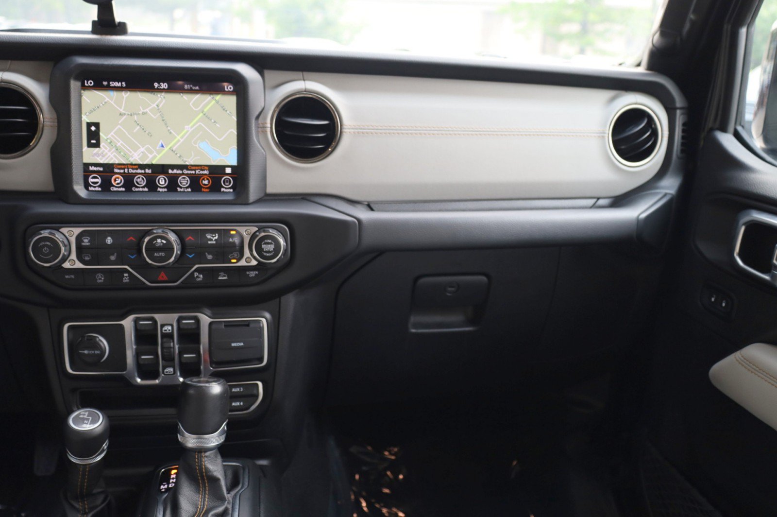 Used 2021 Jeep Wrangler Unlimited Sahara AWD/4WD image 10