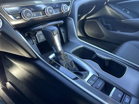 Used 2022 Honda Accord Sport image 11