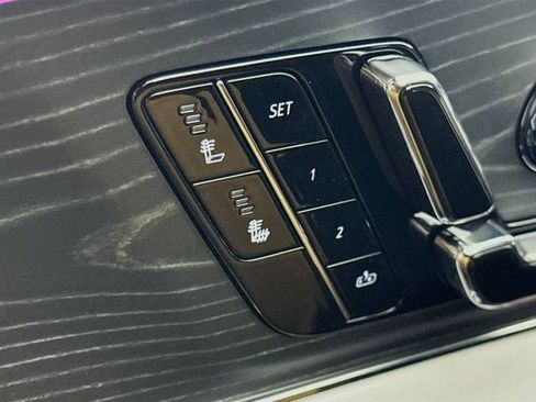 Used 2024 Cadillac Lyriq Luxury image 23