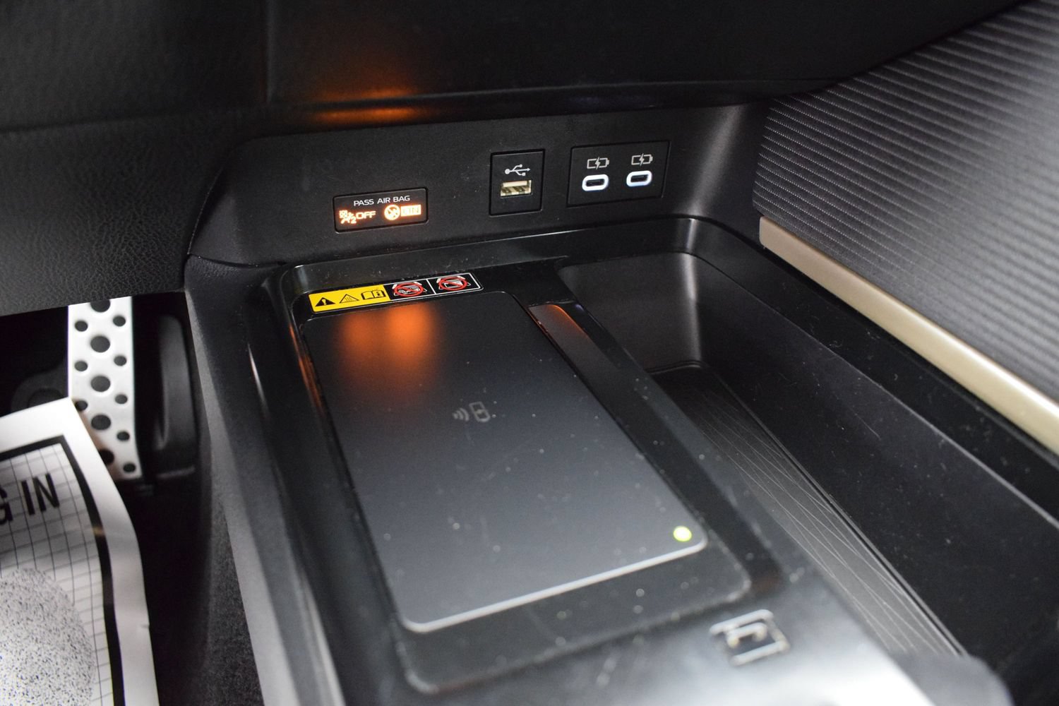 Used 2025 Toyota Camry SE FWD image 15