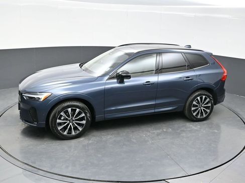Used 2025 Volvo XC60 B5 Plus AWD/4WD image 31