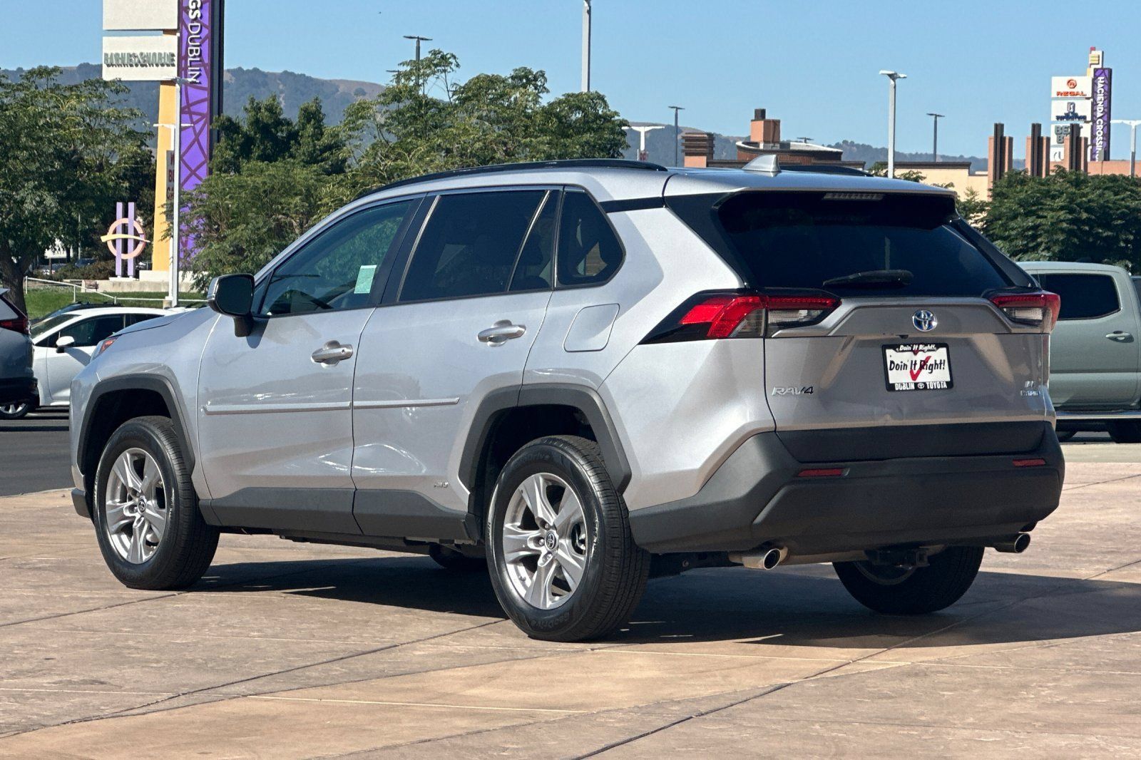 Certified 2023 Toyota RAV4 LE AWD/4WD image 7